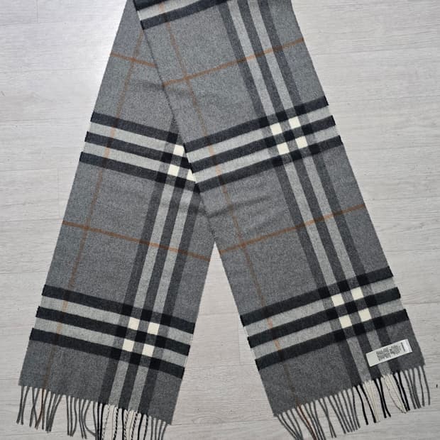 (정품) 버버리 캐시미어 체크 목도리 (명품 머플러 숄 스카프)