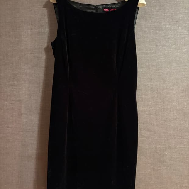 YUKI TORII 벨벳 블랙 나시 원피스