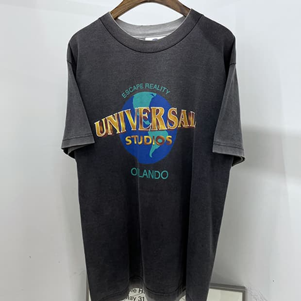 UNIVERSAL STUDIO_ made in U.S.A (M)