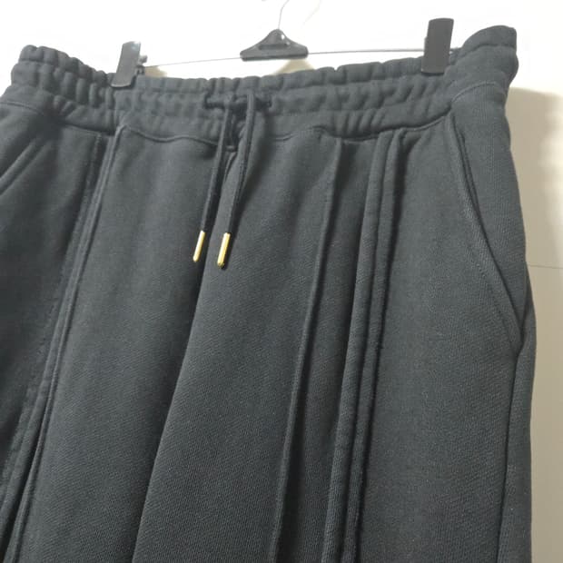 라피나토 에뚜왈 컷팅 라인 세미 와이드 트레이닝 팬츠 50