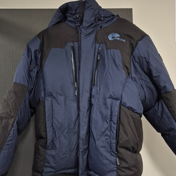 네파 정품 구스패딩 100사이즈 팝니다