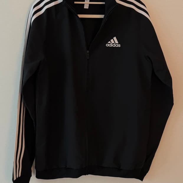 아디다스 블랙 바람막이