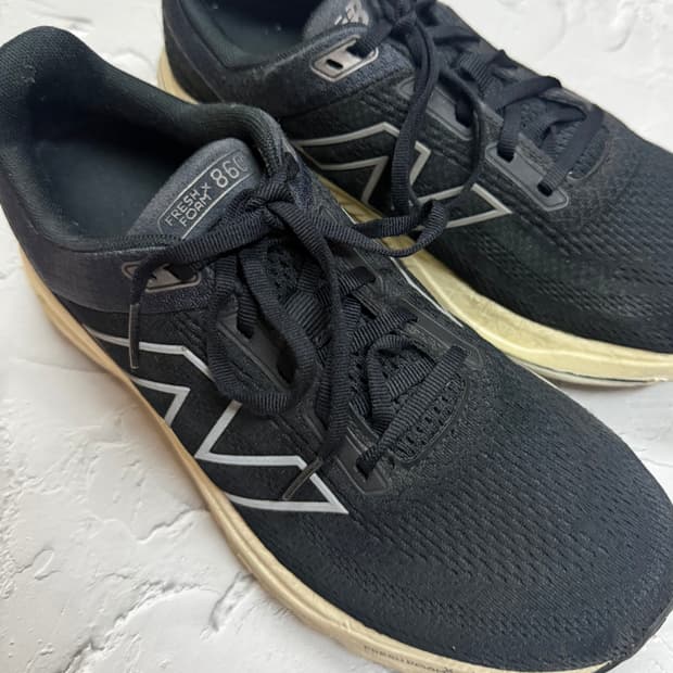 뉴발란스 런닝화 프레쉬폼 860 (사이즈 275)