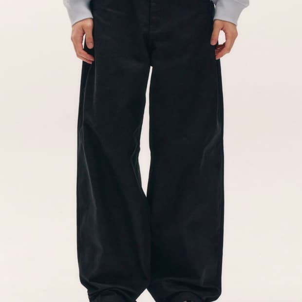 세터 와이드 커브드 치노 팬츠 블랙(S) 르아르애습벨리에미세키서울파브레가