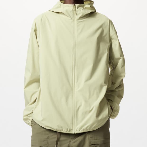 유니클로 포켓터블 UV 파카 라이트그린