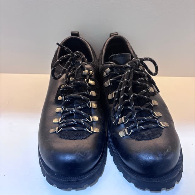 로맨틱 무브 오트 마운틴 슈즈 R24M018 (오일 블랙)