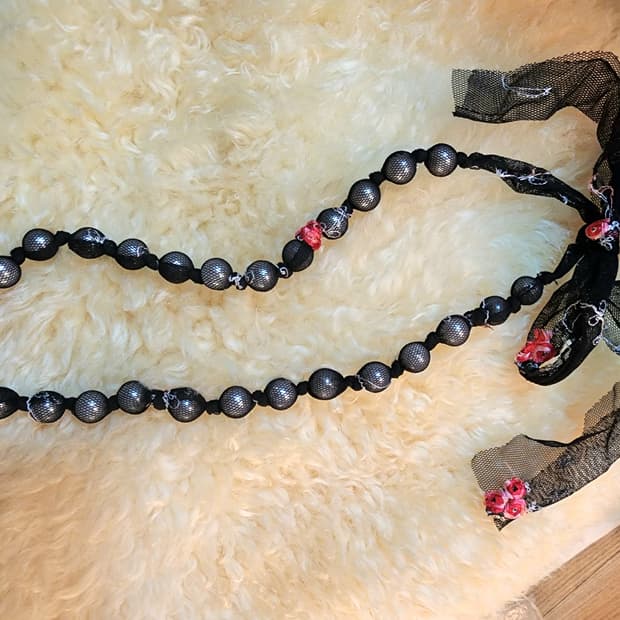 진주망사 리본매듭 목걸이