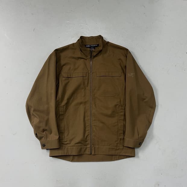 아크테릭스 크로스와이어 로고 워크자켓