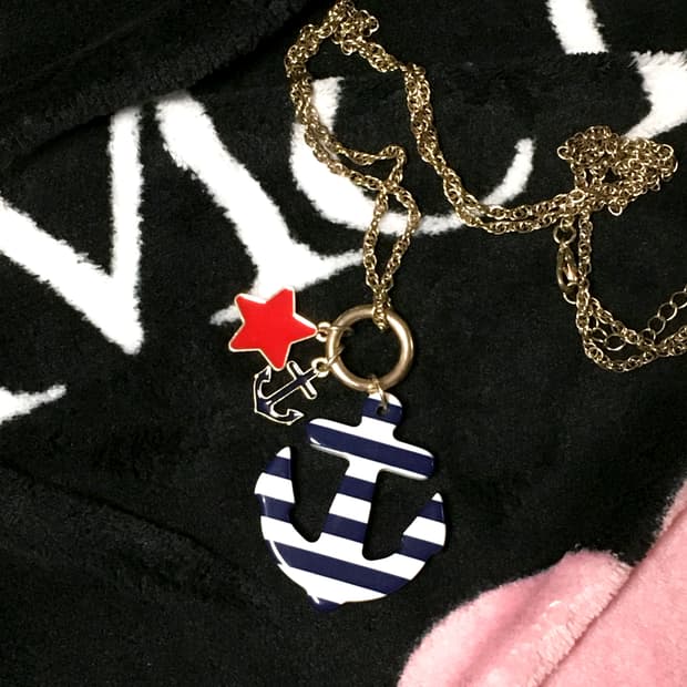 스트라이프 닻 목걸이 갸루