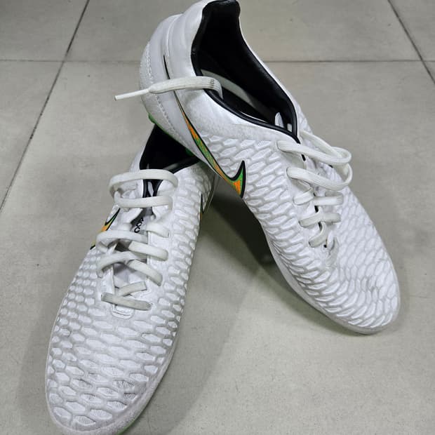 나이키 마지스타 오퍼스 HG 축구화 275mm