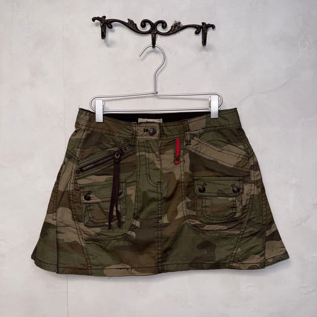 Edwin camouflage pocket pleats skirt