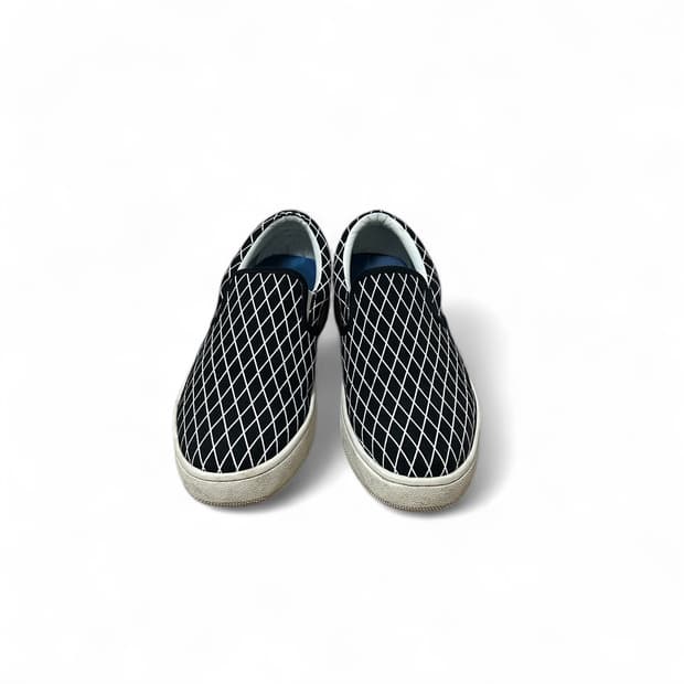 UNDER COVER “DIAMOND GRID SLIP ONS”