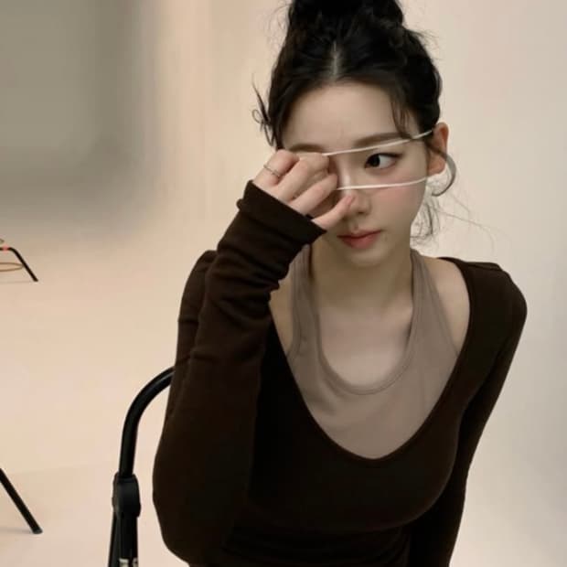 Liny liberty 카리나 착용 레이어드티