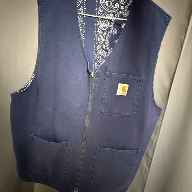 칼하트wip 리버시블 반다나 조끼 L사이즈