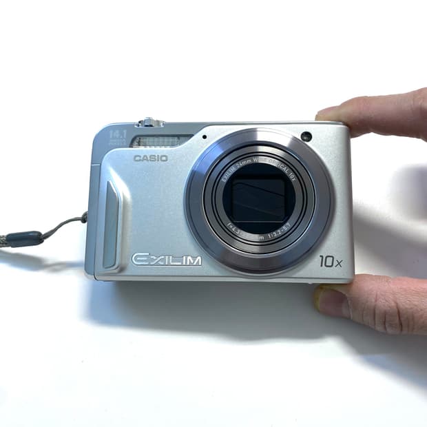 카시오 엑슬림 EX-H15 디지털 카메라
