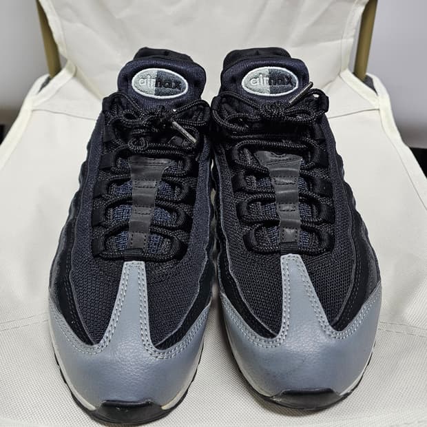 나이키 에어맥스95 에센셜 260