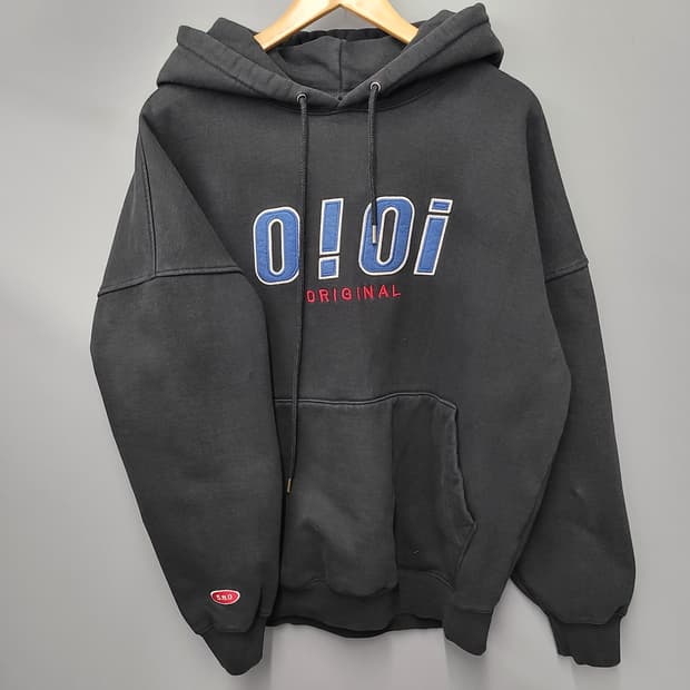 Oioi 오아이오아이 로고 후드티 블랙