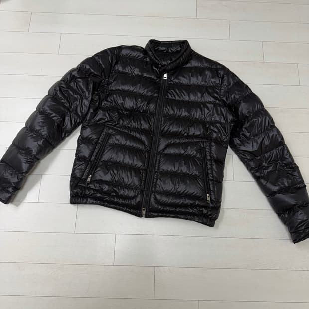 백화점판) 몽클레르 아코루스 3 사이즈  상태 하자 구멍 당연 없이 깔끔