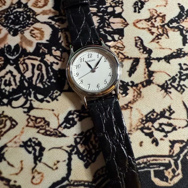 Seiko 빈티지 여성 쿼츠 시계