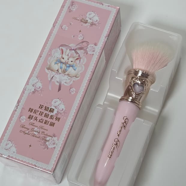 새상품) 플라워노즈 버니 가든 컬렉션 앵글드 블러셔 브러쉬