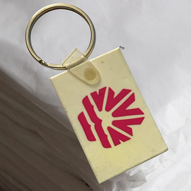 Vintage 90s Keyring