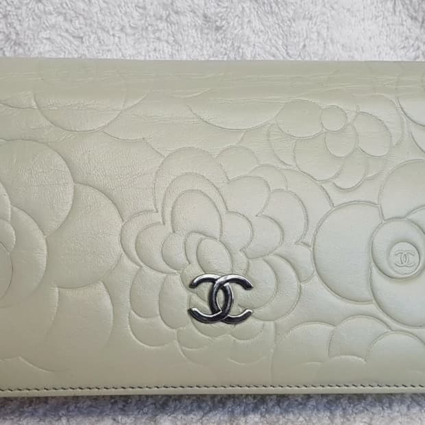 [정품,풀구성] 샤넬 CC로고 램스킨 아이보리 플랩 장지갑 (실버 로고)
