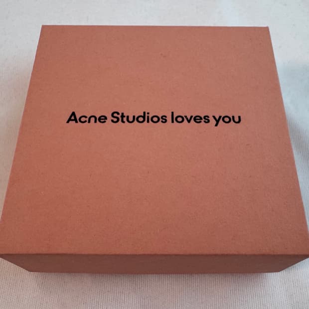 아크네스튜디오 vic 키체인