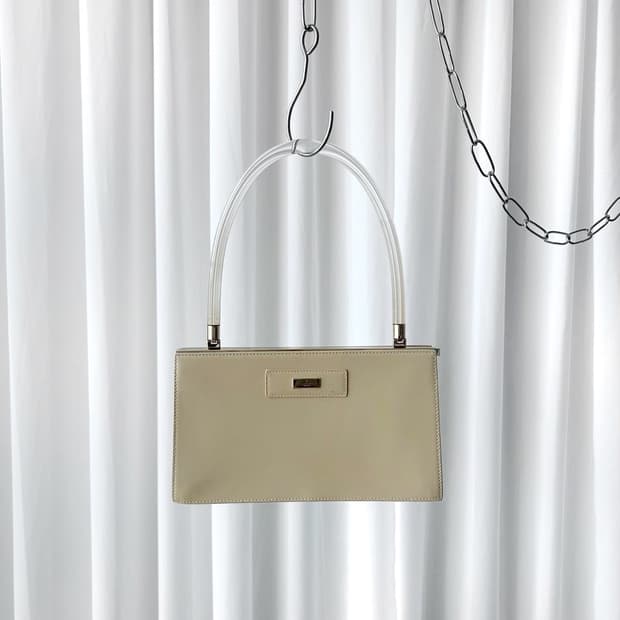 구찌 x 톰포드 2000s 글로시 레더 루사이트 바 핸들 숄더백