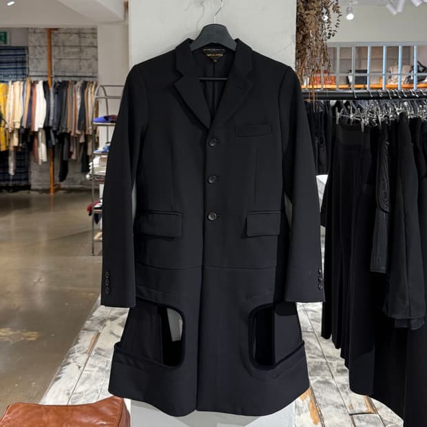 꼼데가르송 2015fw 블랙 컷아웃 자켓