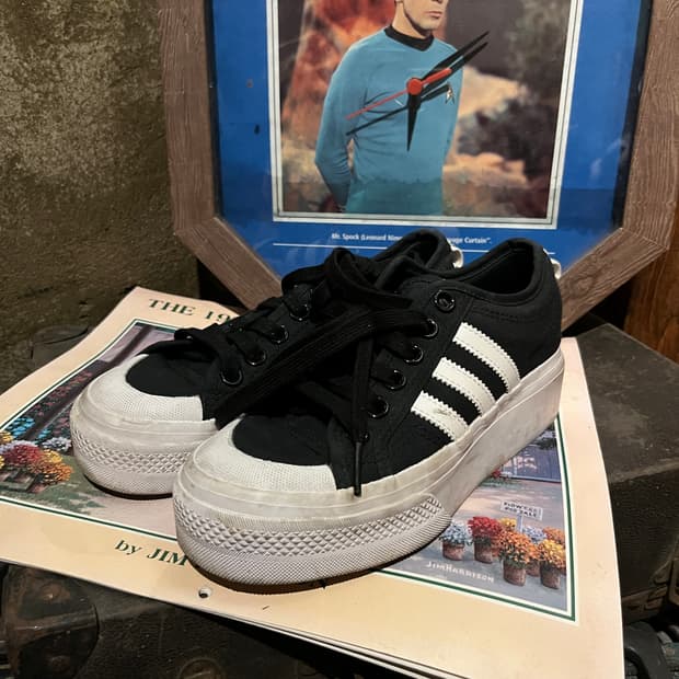 아디다스 스니커즈 220