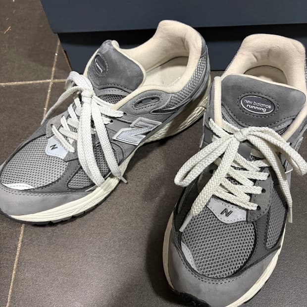 뉴발란스 M2002RNM 260 프리미엄 빈티지 그레이