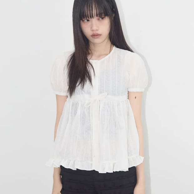 팬시클럽 셔링 퍼프 블라우스 (WHITE) F25QB115