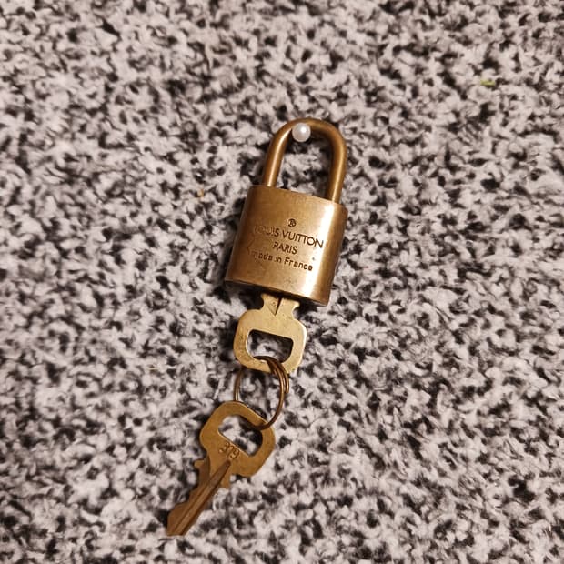 루이비통 패드락 자물쇠