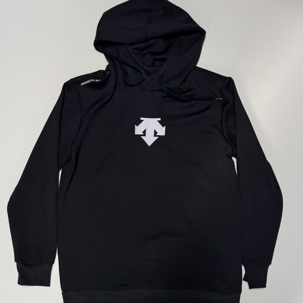 데상트 빅 로고 기능성 트레이닝 후드티 L 블랙