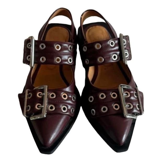 가니 버클 플랫슈즈