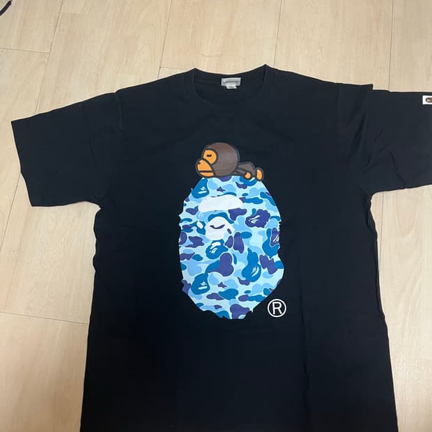 베이프 반팔티셔츠