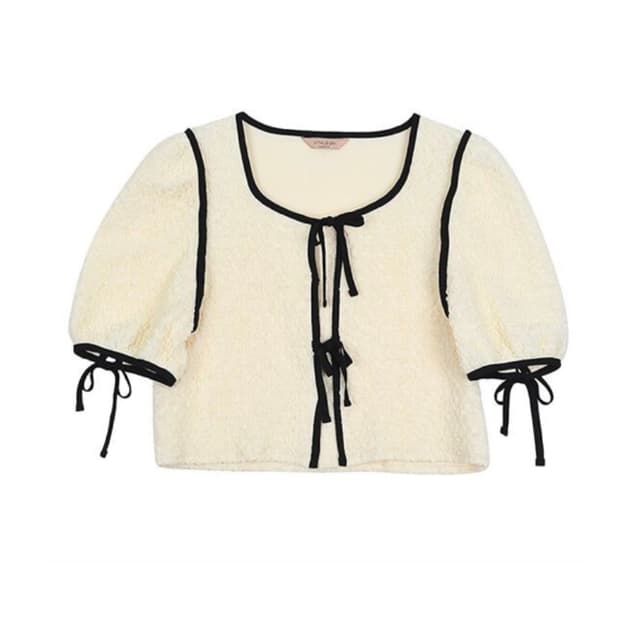 바이탈사인 윙클리본퍼프블라우스