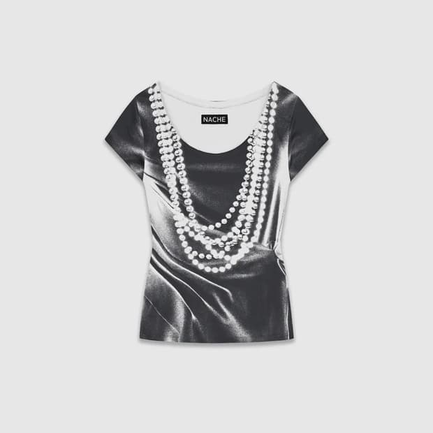 나체 PEARL NECKLACE PRINTED T-SHIRT BLACK