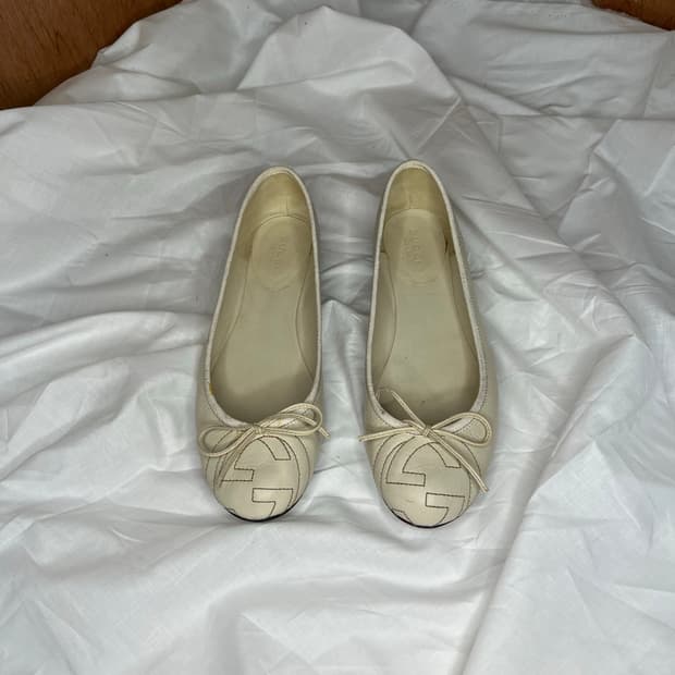 구찌 인터로킹 G 발레 플랫