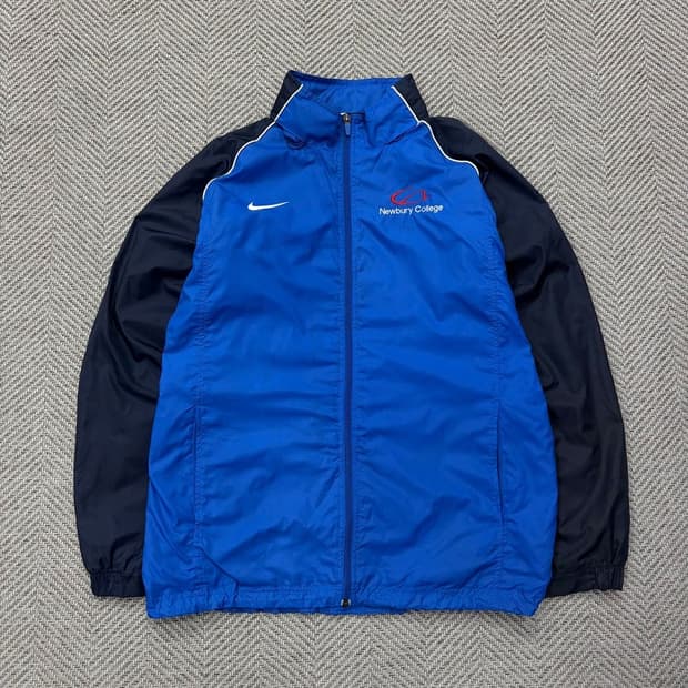 나이키 배색 바람막이 v2196