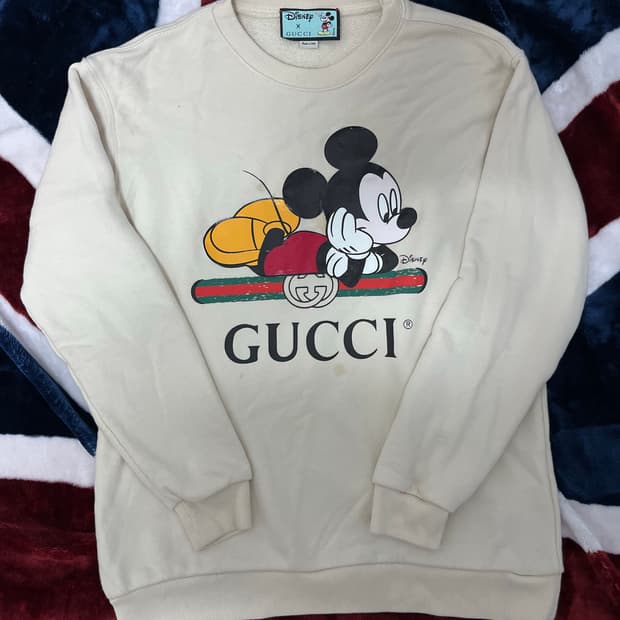 구찌 x 디즈니 미키마우스 맨투맨 100