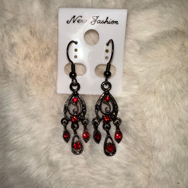 고스펑크 장미 귀걸이