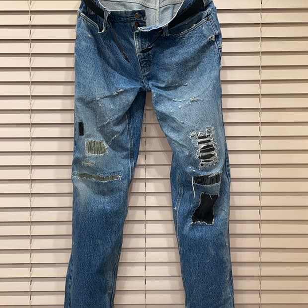 carhartt- battleworn ripped denim