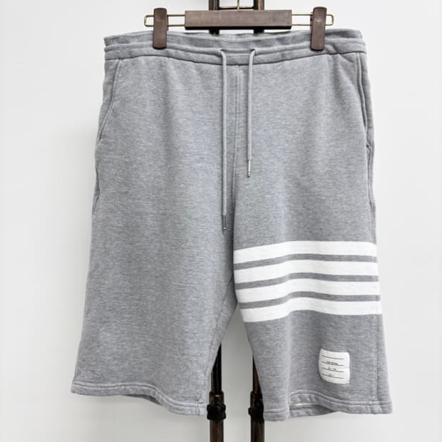 [4]톰브라운 사선완장 반바지