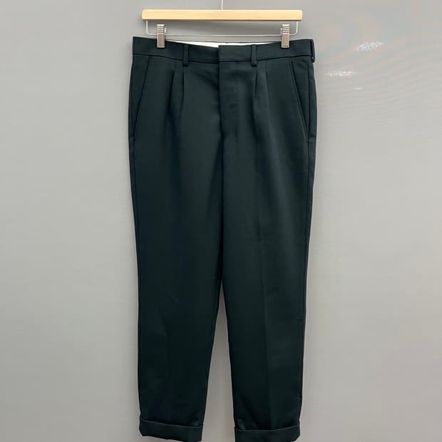 아미 ami 남성 다크 그린 캐롯핏 팬츠