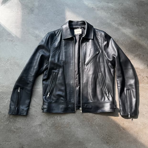 비바스튜디오 가죽자켓 M사이즈