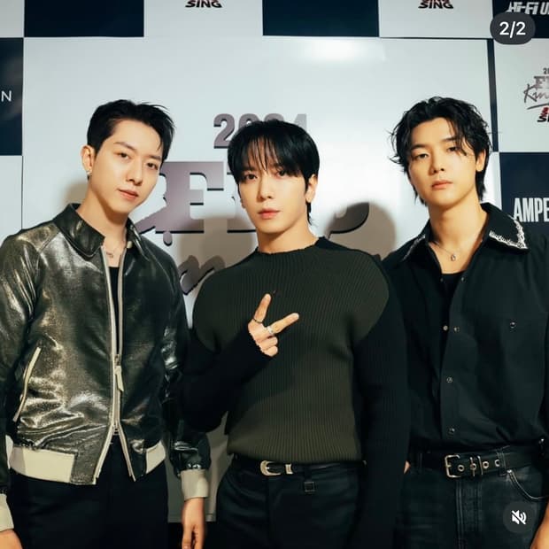 톰포드 메탈릭 봄버 자켓 판매 합니다.