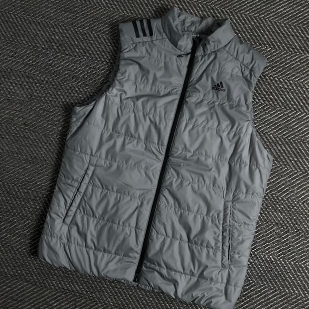 아디다스 경량 러닝 다운 베스트 그레이y 3406
