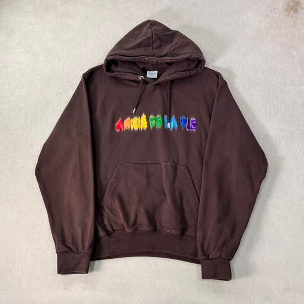 100 아크메드라비 레인보우 스프레이 로고 후드티