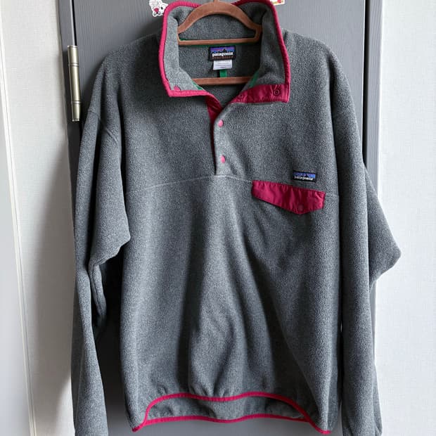 (L) 파타고니아 신칠라 그레이 (니켈) / 레드